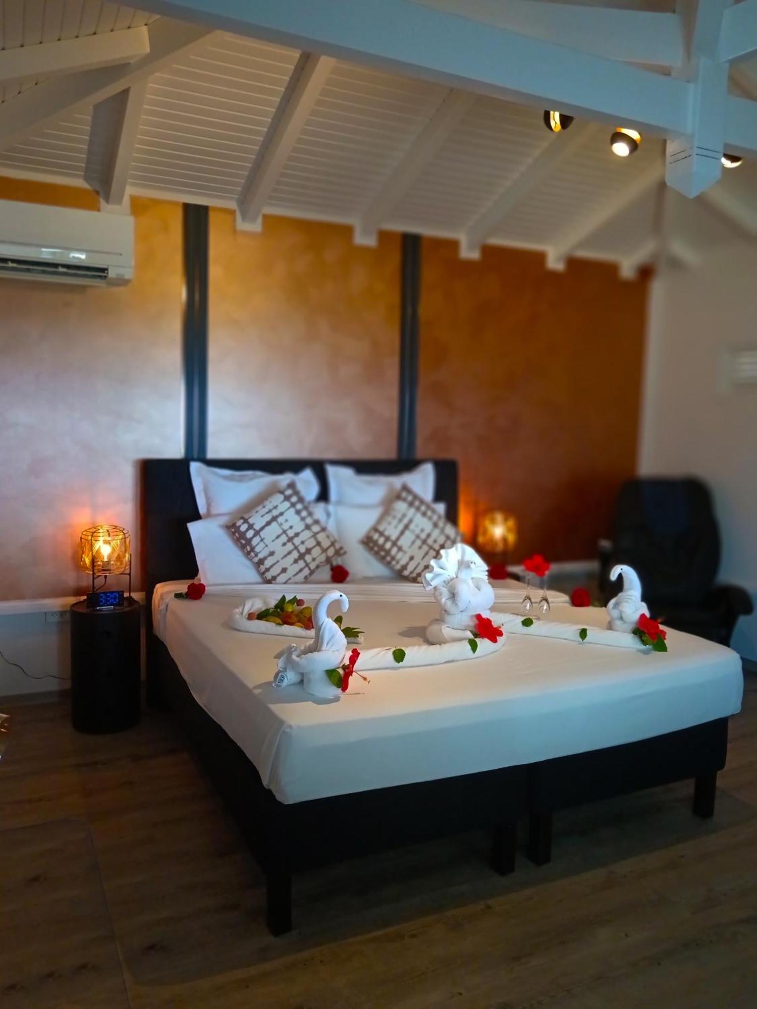 Hotel Village Pomme Cannelle 3 Etoiles Le Precheur المظهر الخارجي الصورة